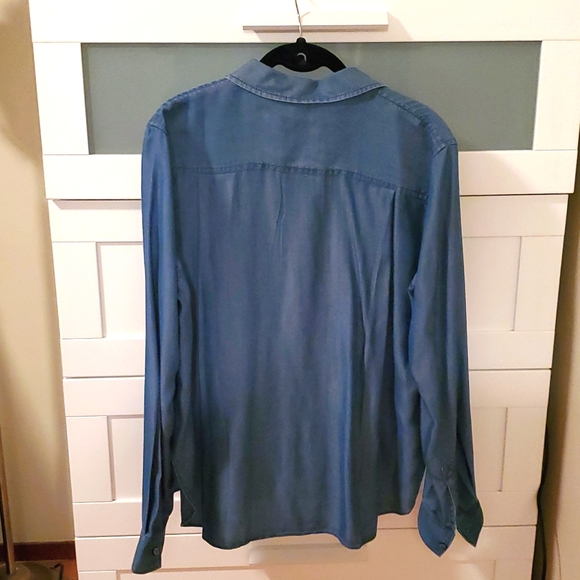Ann Taylor Chambray Blue Button Down Shirt - Picture 2 of 9